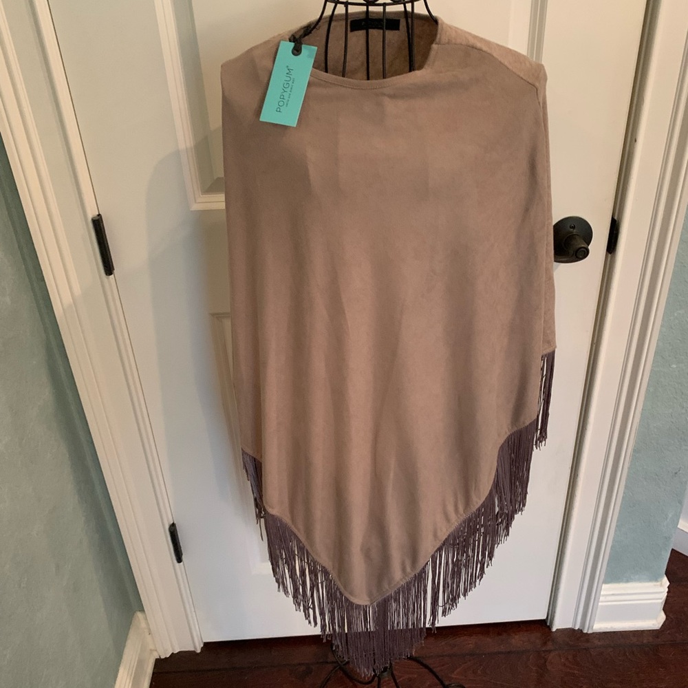 Suede look poncho in front net in the back